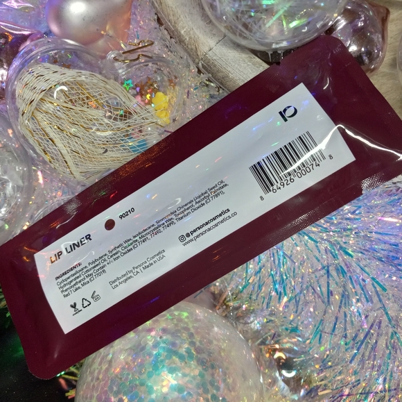 ☆3/$20* Persona Lip Liner in 90210 - Picture 2 of 2